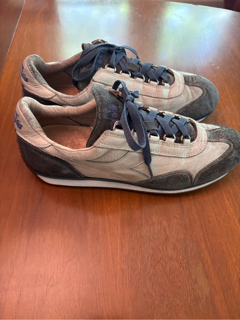 Diadora Unisex Gray and Charcoal Suede Leather Sneakers w blue laces. W8.5/M7